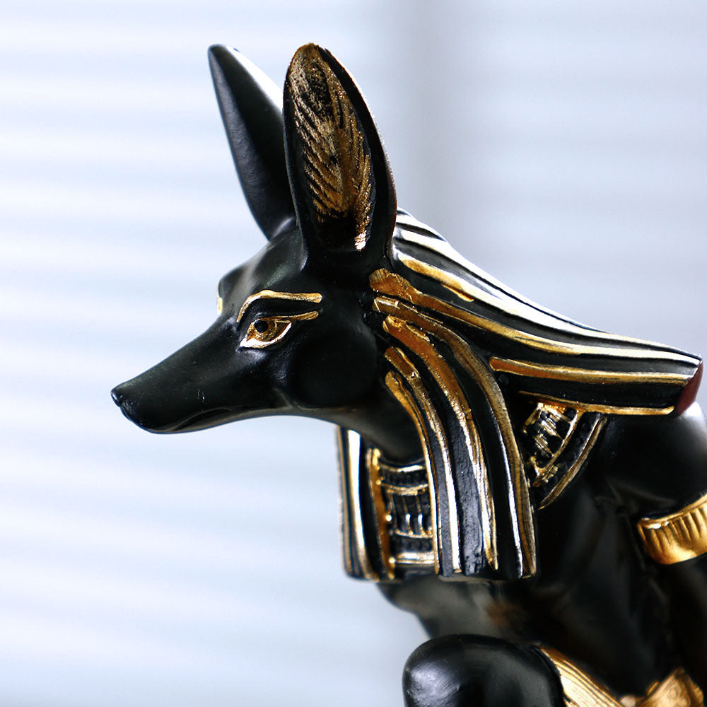 Creative lighting luxury resin wine rack diagonal Egyptian Anubis Dog God, Bastet Cat God ornaments wine cabinet decoration