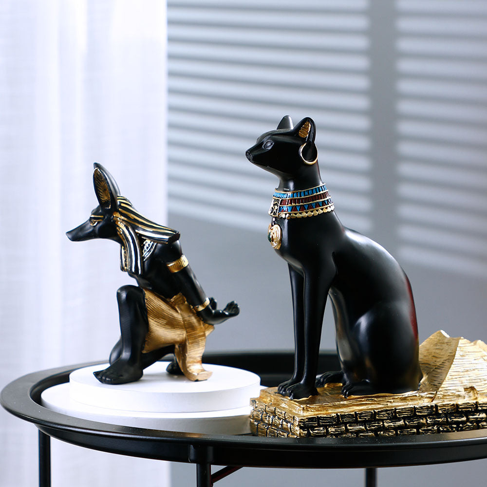 Creative lighting luxury resin wine rack diagonal Egyptian Anubis Dog God, Bastet Cat God ornaments wine cabinet decoration
