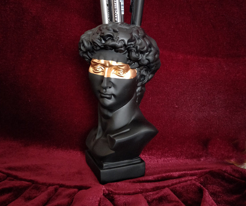 Small Resin Gypsum Head Vase Blindfolded Pirate David Makeup Brush Pen Holder Storage Box Succulent Plant Flower Vat